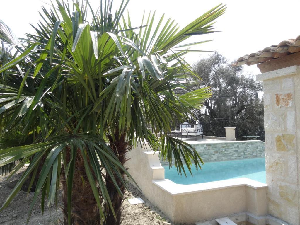 Bed and Breakfast Les 4 éléments Tourrettes-sur-Loup Exterior foto